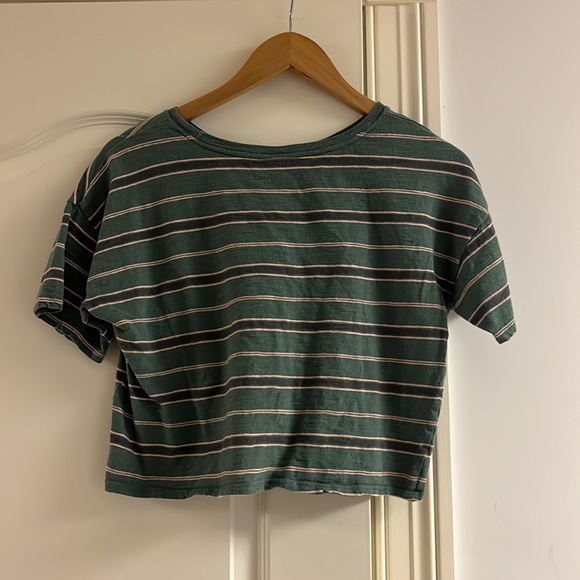 American Eagle Cropped Green Striped T-Shirt - Picture 3 of 3